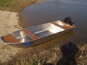 bote fueraborda / de pesca deportiva / de aluminio / 5 personas máx.