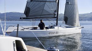 monocasco / daysailer / velero de quilla deportivo / con popa abierta