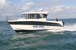 barco de pesca-crucero fueraborda / con cockpit cerrado / 8 personas máx.