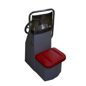consola de pilotaje central / con asiento delantero