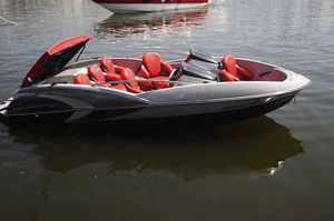 runabout intraborda / hidrojet / bow-rider / 7 personas máx.