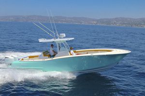 barco open fueraborda / bimotor / de pesca deportiva / con T-top