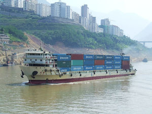buque de carga portacontenedores