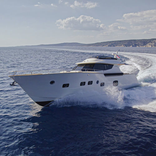 Yate A Motor De Crucero Fly Monachus Yachts Con Fly Ips