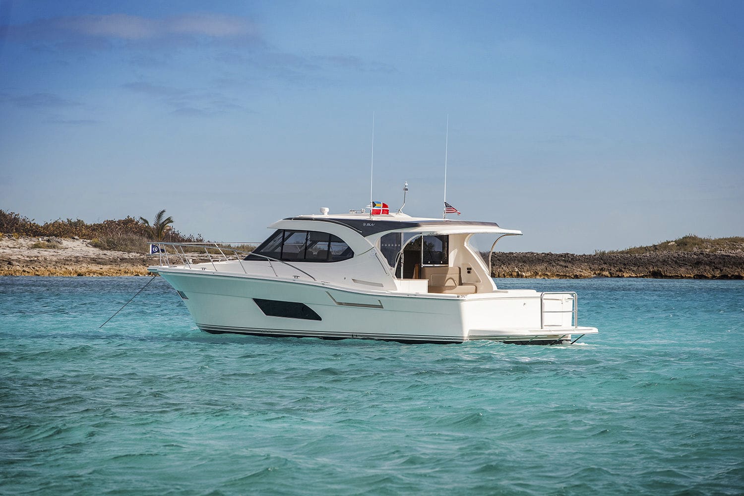 Barco Cabinado POD IPS 445 SUV Riviera Di sel Bimotor Casco barco-cabinado-pod-ips-445-suv-riviera-di-sel-bimotor-casco