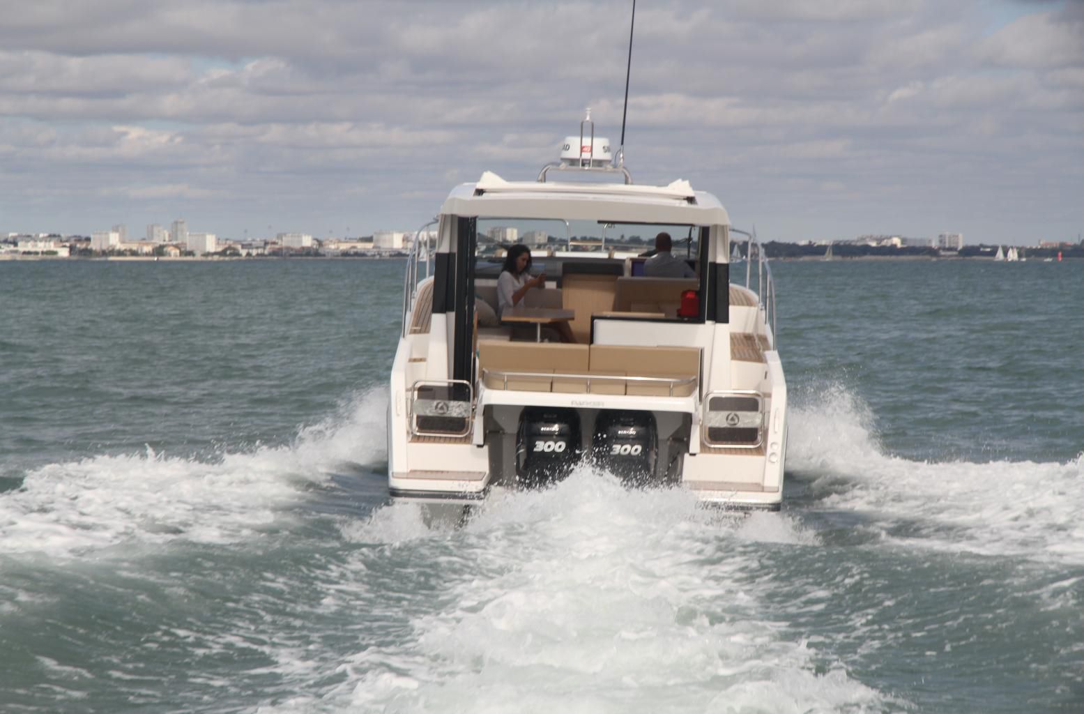 Barco cabinado fueraborda - MONACO 110 - Parker Poland - bimotor / con