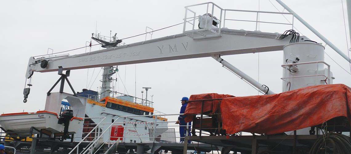 Grúa para buque PHHC YMV CRANE AND WINCH SYSTEMS para astillero