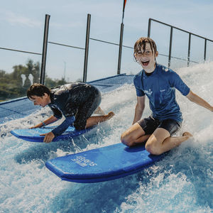 bodyboard para un niño y un adulto