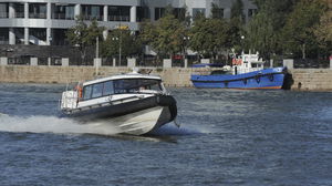 barco turístico