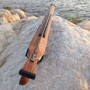 fusil de pesca submarina de madera
