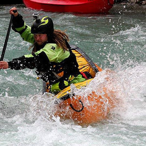 canoa de aguas bravas
