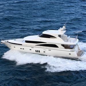 yate a motor de crucero 1
