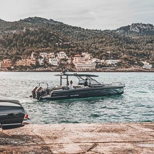 barco cabinado fueraborda