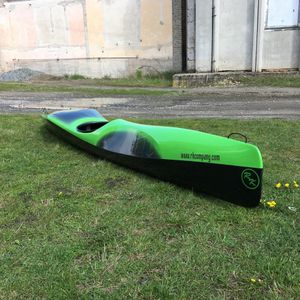 kayak cerrado / rígido / de ríos / 1 plaza
