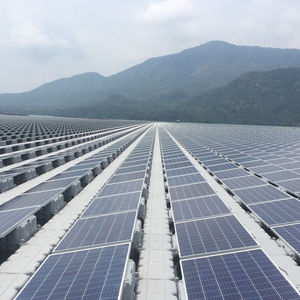 central eléctrica solar flotante