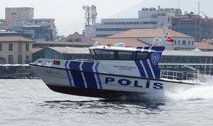 barco profesional barco de vigilancia / barco de salvamento / barco militar / embarcación piloto