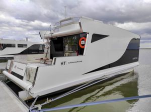 barco casa catamarán