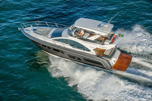 yate a motor de crucero