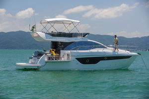 barco cabinado intraborda