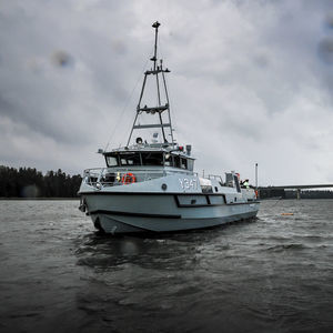 barco profesional barco de vigilancia