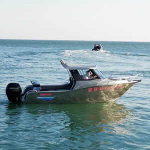 barco de motor de pesca-paseo fueraborda 1