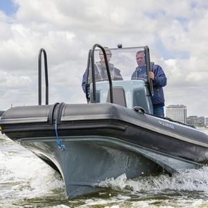barco de vigilancia