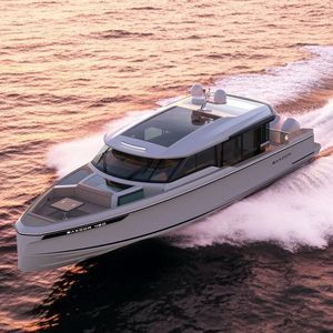 barco cabinado fueraborda