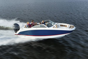 deck-boat fueraborda