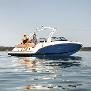 deck-boat intraborda 1