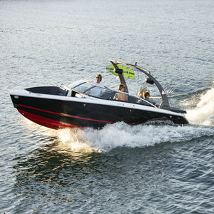 deck-boat intraborda 1