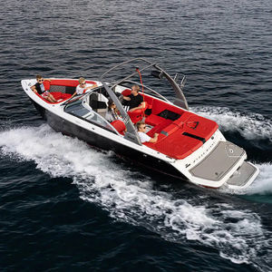deck-boat intraborda 1