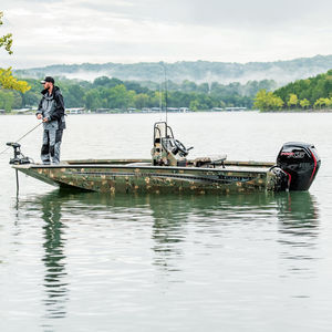 bass boat fueraborda