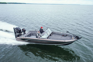 bass boat fueraborda