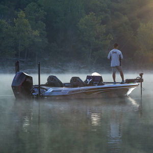 bass boat fueraborda