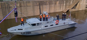 barco profesional barco de vigilancia