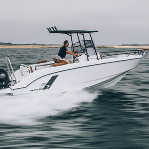 barco open fueraborda / open / con consola central / de pesca deportiva