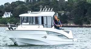 barco de motor de pesca-paseo fueraborda / con caseta de timón / 8 personas máx.