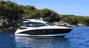 yate a motor de crucero / de deporte / con fly / IPS