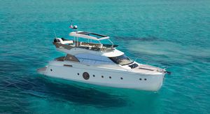 yate a motor de crucero