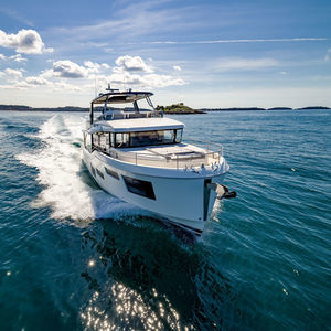yate a motor trawler