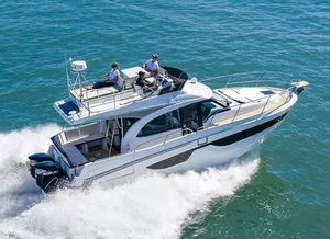 barco cabinado fueraborda 1