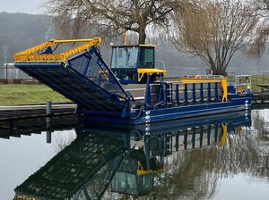 barco recolector de algas