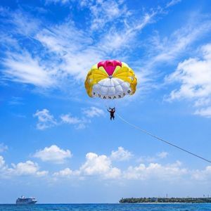 parasail 1 plaza