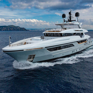 megayate de crucero / raised pilothouse / de acero / con piscina