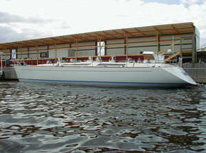 yate de vela de regata y crucero / con 3 camarotes / con bauprés / a medida