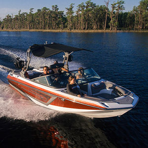 runabout intraborda / con doble consola / bow-rider / de esquí acuático