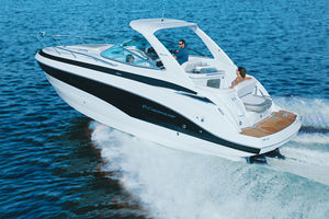 cabin-cruiser intraborda