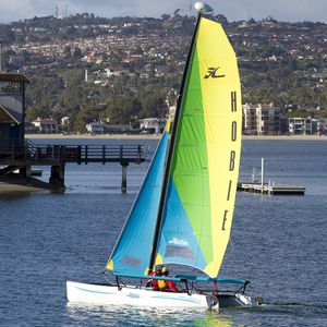 catamarán deportivo de recreo