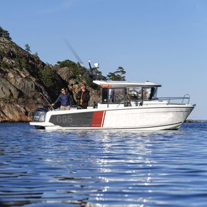 barco de motor de pesca-paseo fueraborda