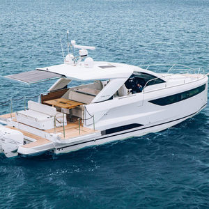 barco cabinado fueraborda 1